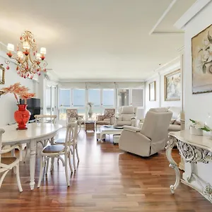 https://atardecer-beach-apartment.hotelsincadiz.net